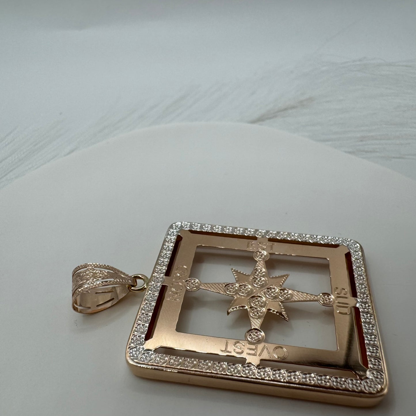 Pendente rosa dei venti oro