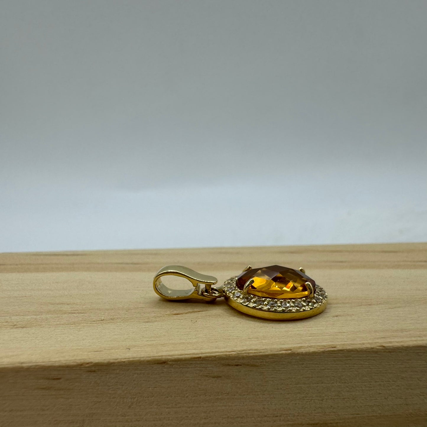 Pendente punto luce ovale oro e zirconi