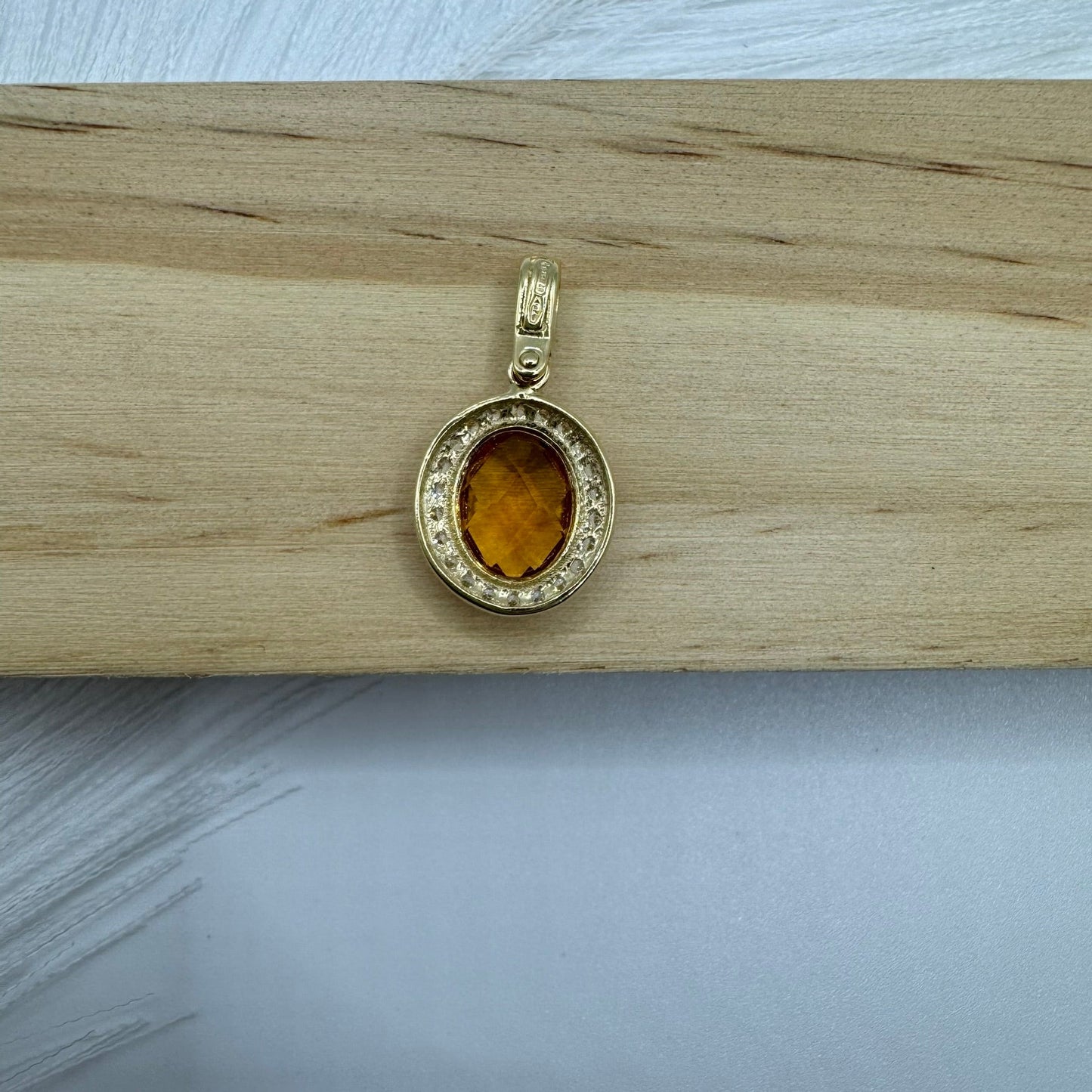 Pendente punto luce ovale oro e zirconi