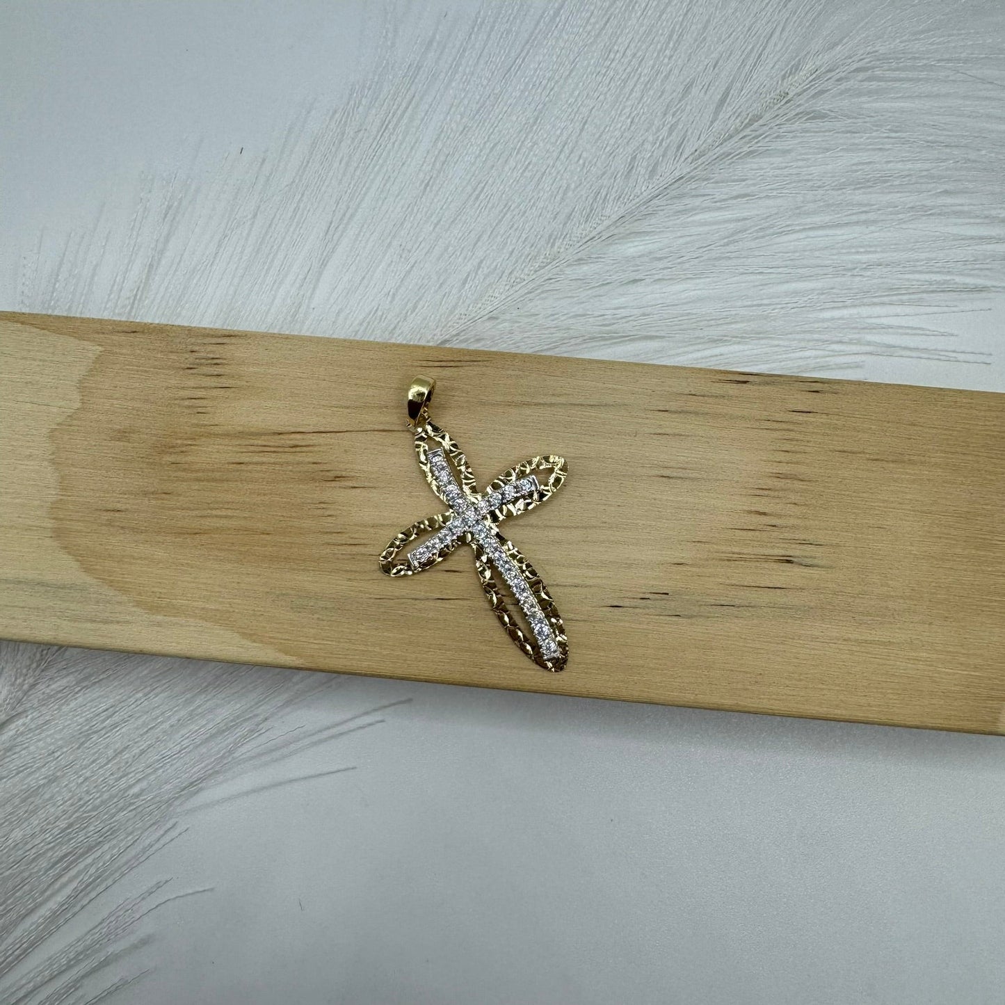 Pendente croce esile zirconi e oro