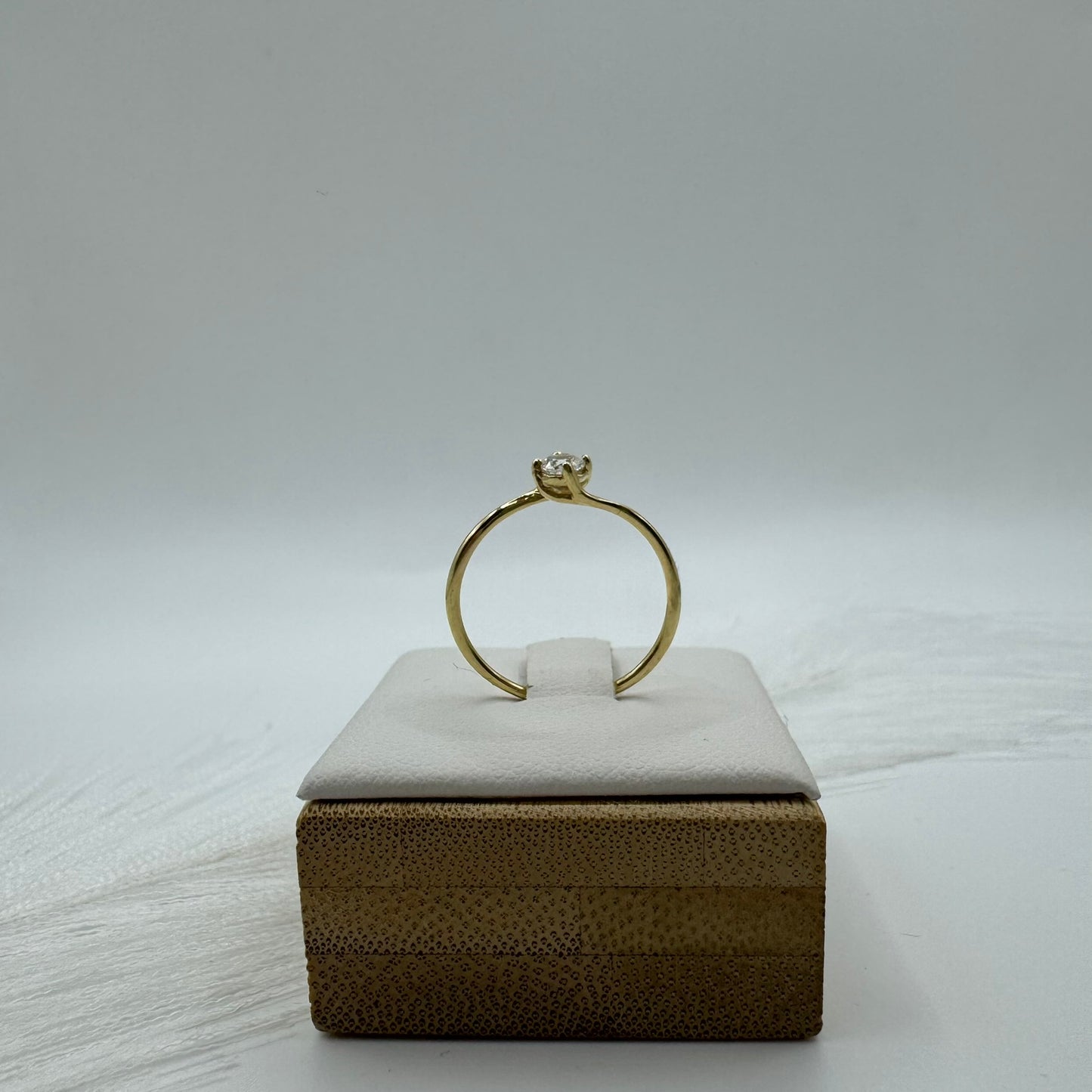 Anello solitario zirconi e oro