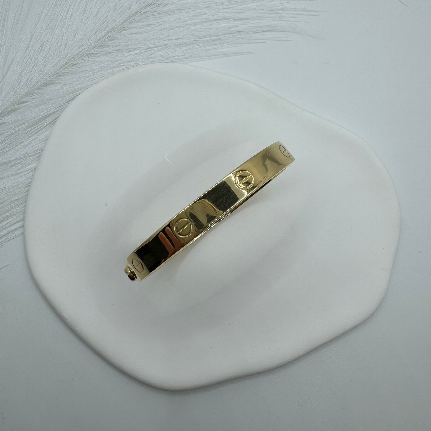 Bracciale rigido con chiodi oro