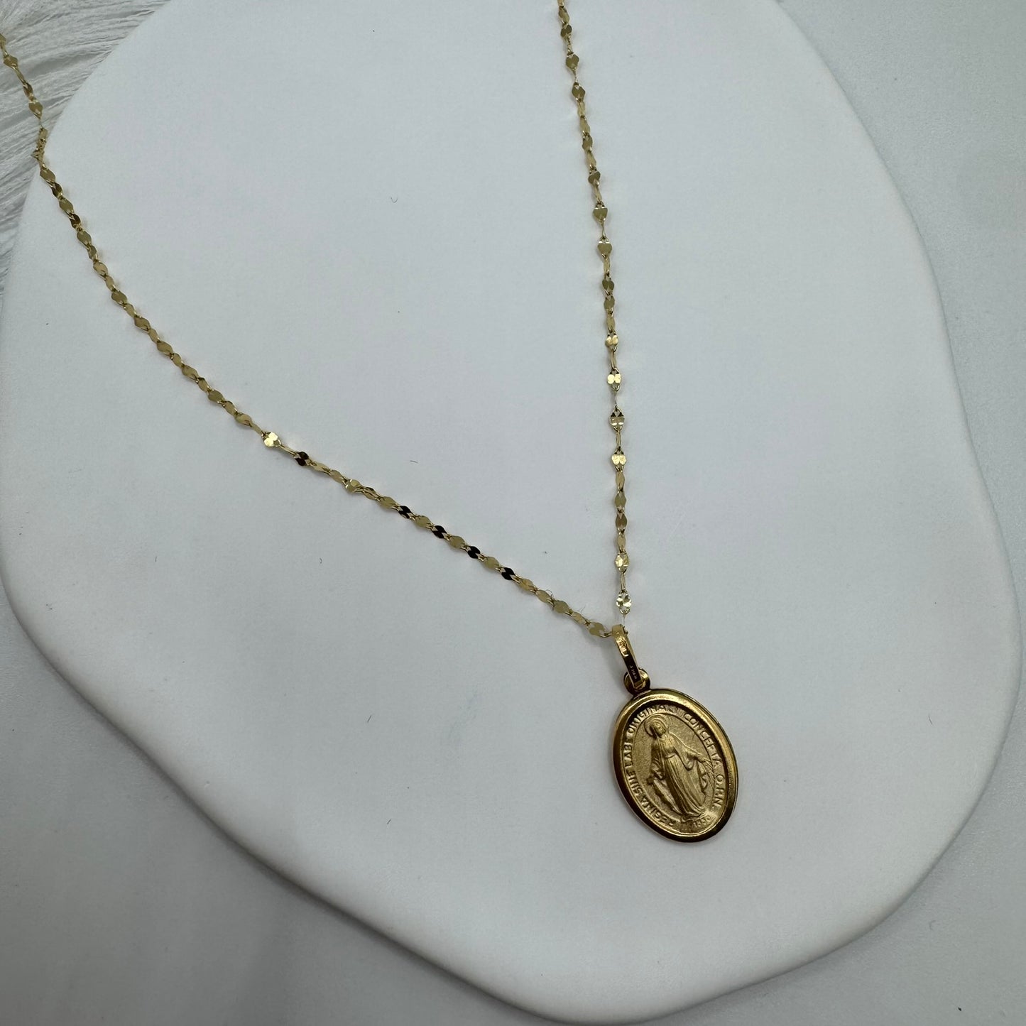 Collana con madonna miracolosa oro