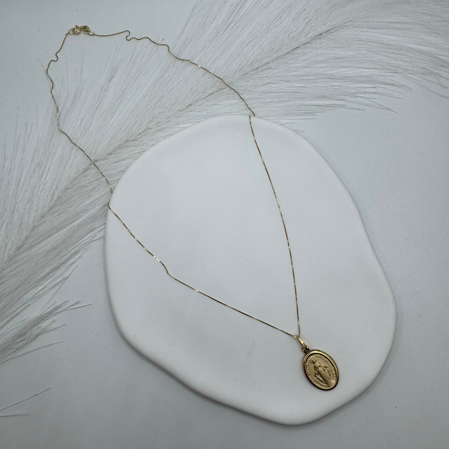 Collana con madonna miracolosa oro