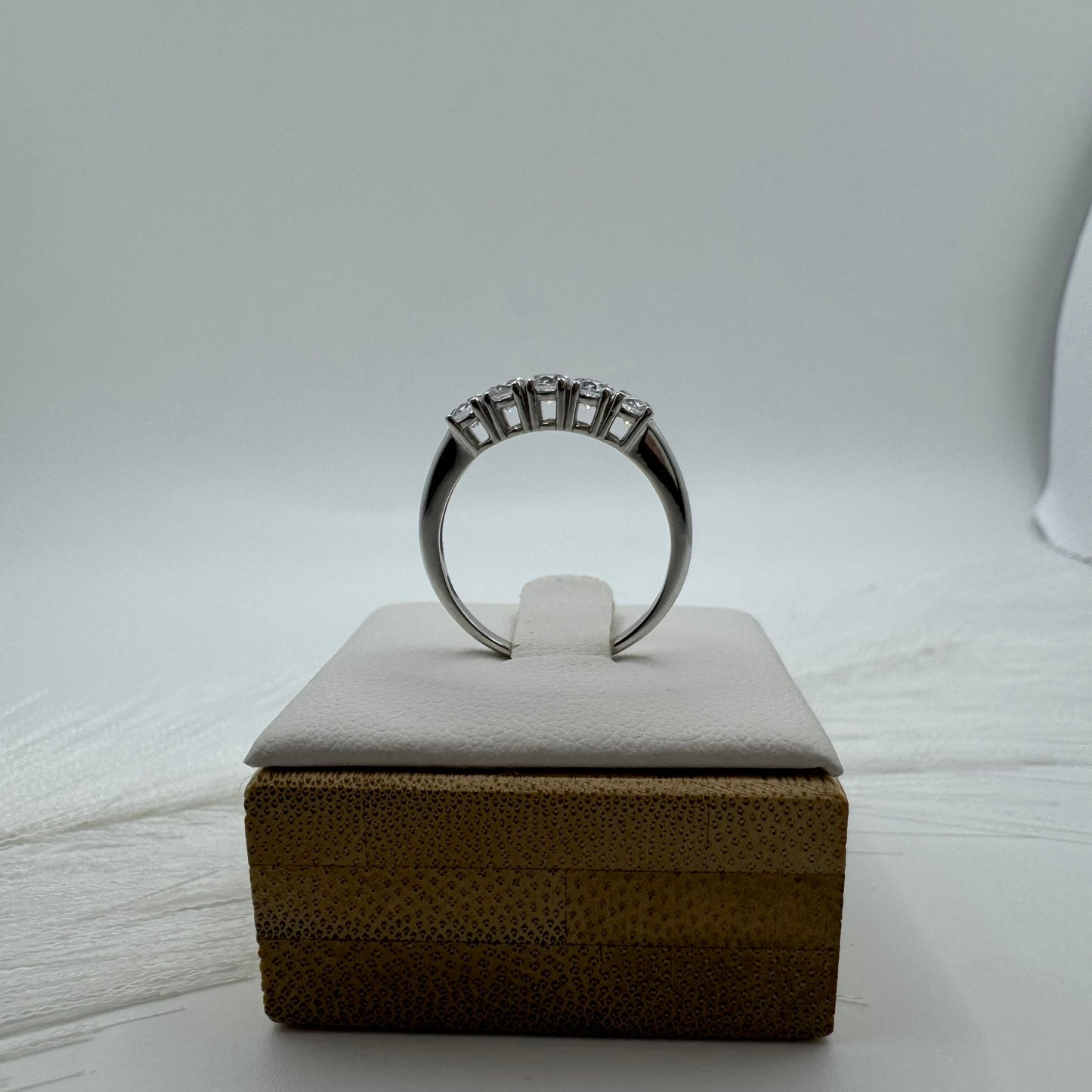 Anello semi Veretta zirconi e oro