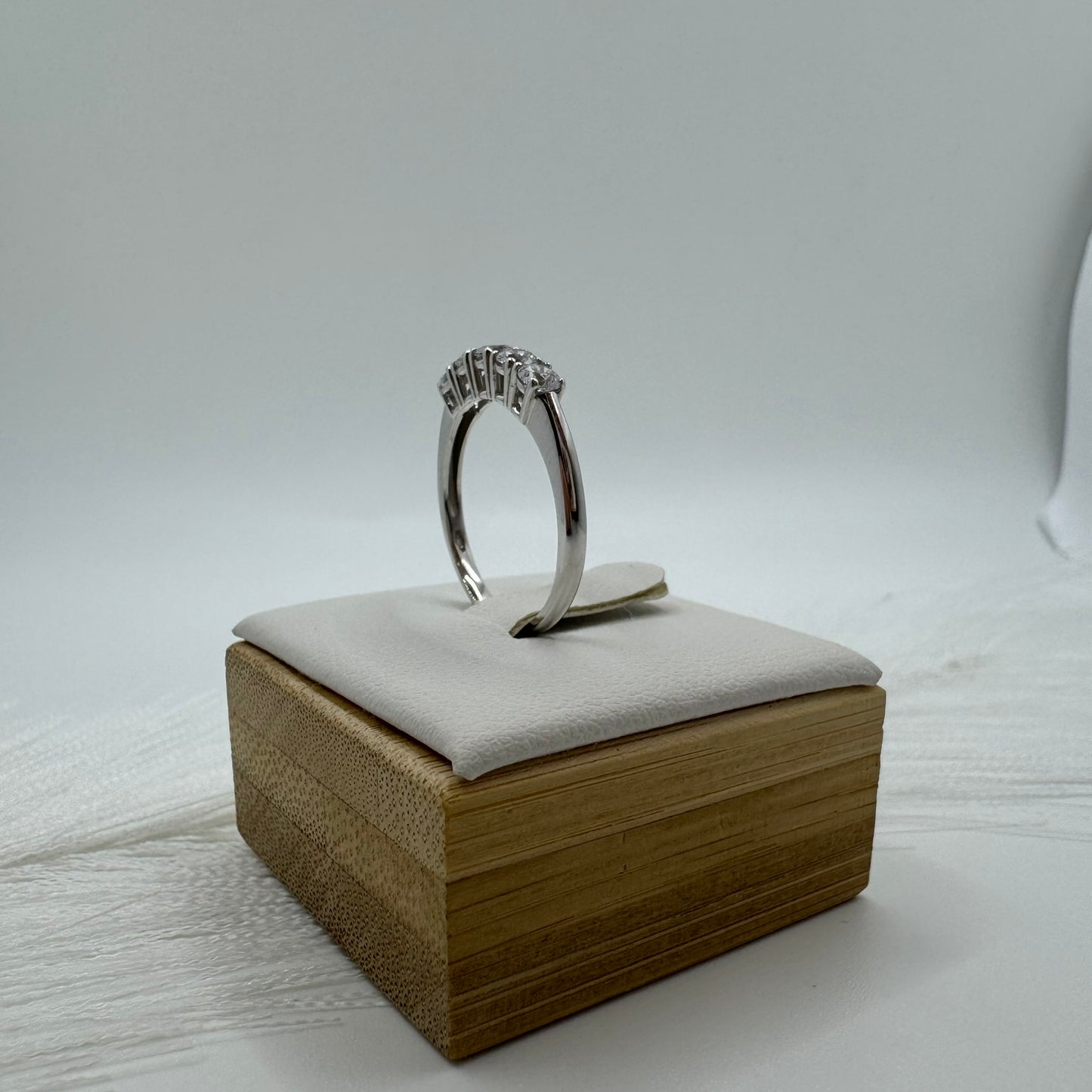 Anello semi Veretta zirconi e oro
