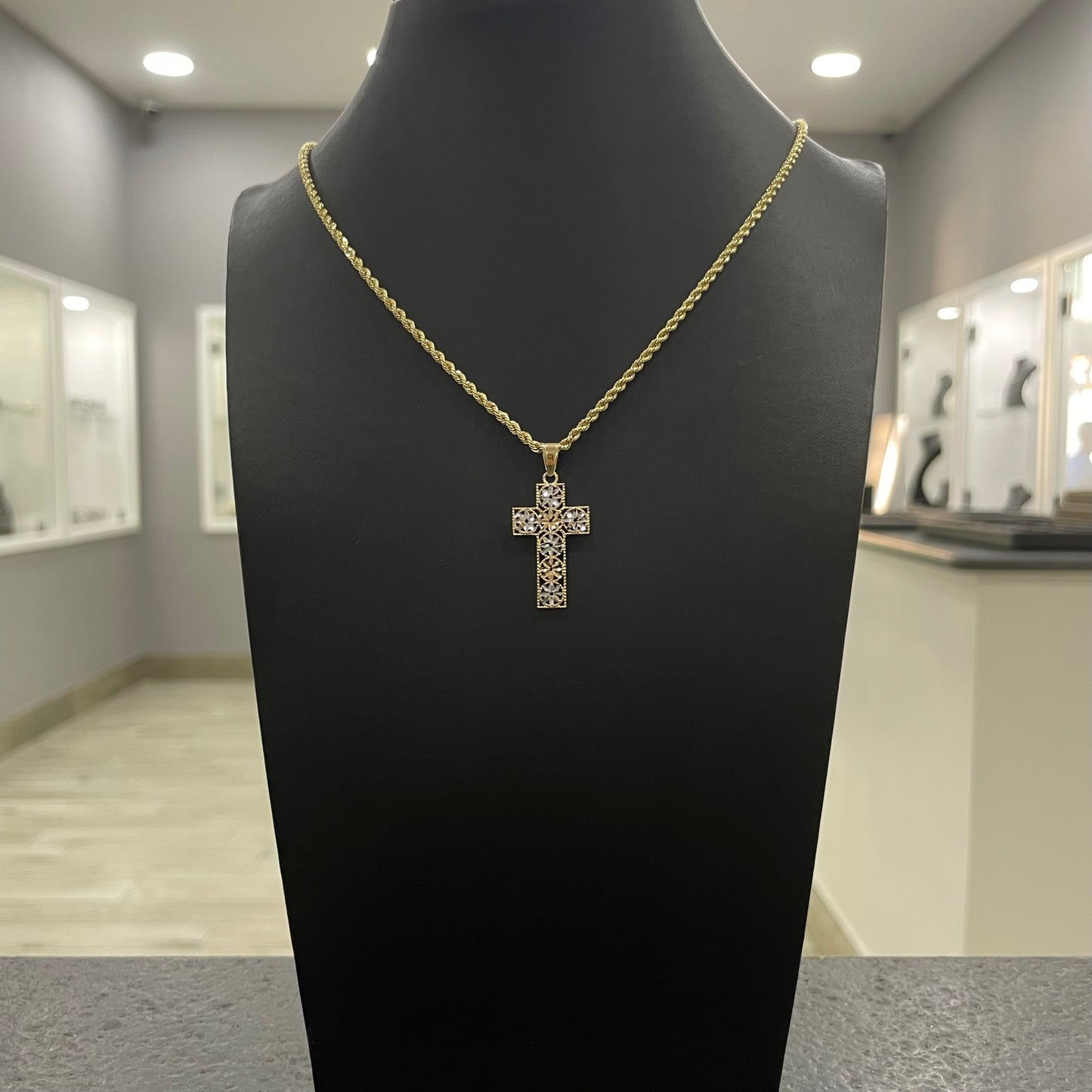 Collana fune con croce fiori oro