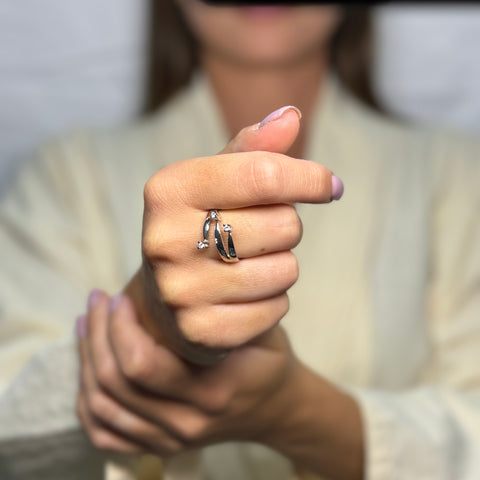 Anello trilogy verticale E-F/ IF-VVS oro e diamanti