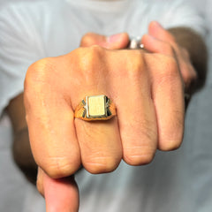 Anello Uomo scudo rettangolare oro