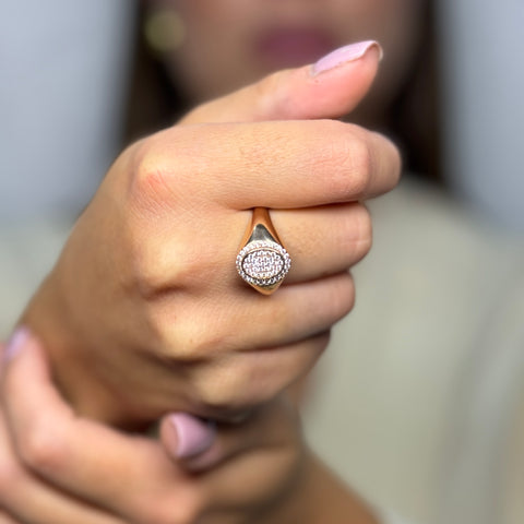 Anello scudo uomo con zirconi oro