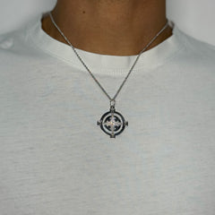Collana fune con rosa di venti oro