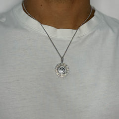 Collana fune con rosa di venti con zirconi oro