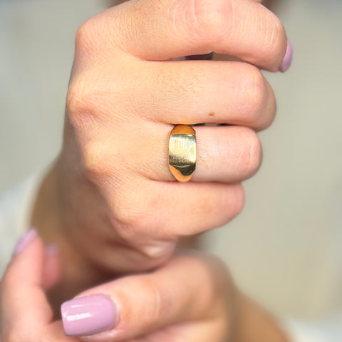 Anello scudo oro
