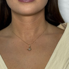 Collana con farfalla con zirconi oro