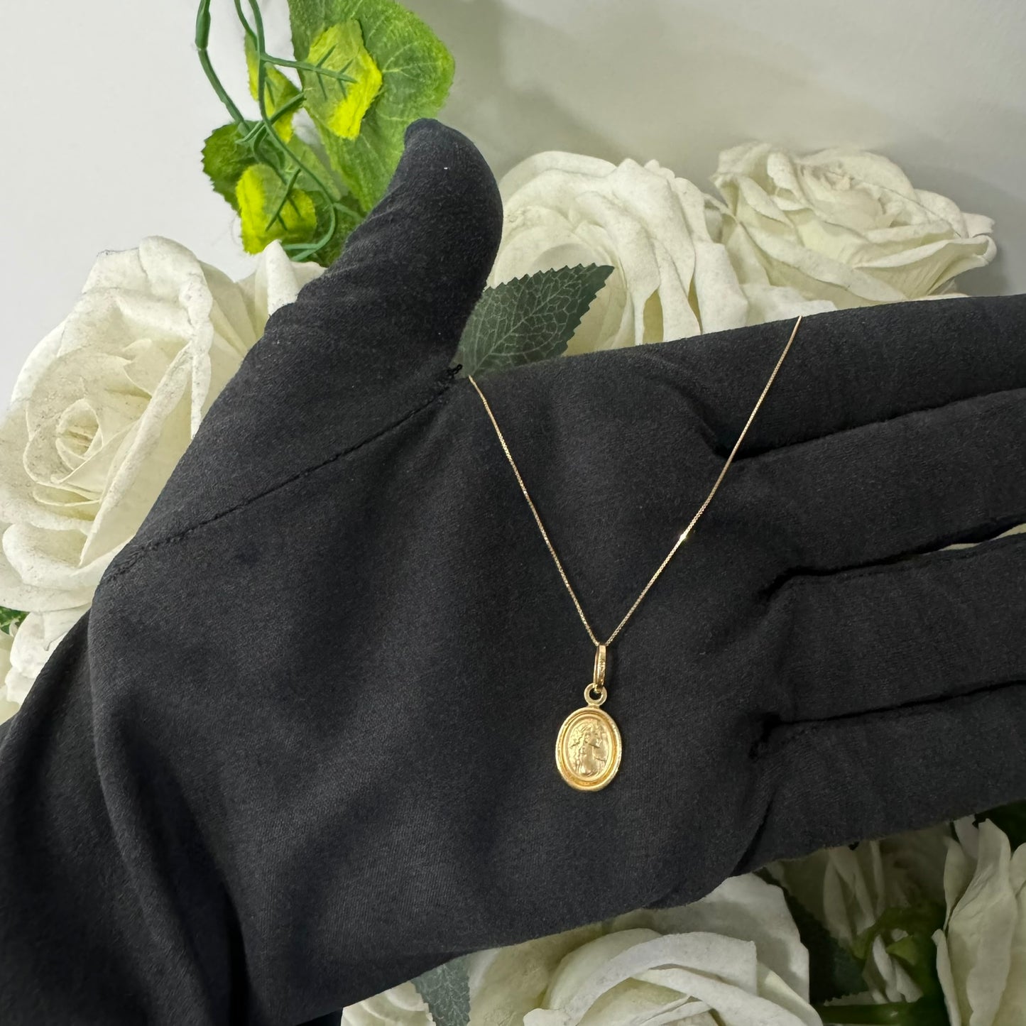 Collana veneziana con pendente dea oro
