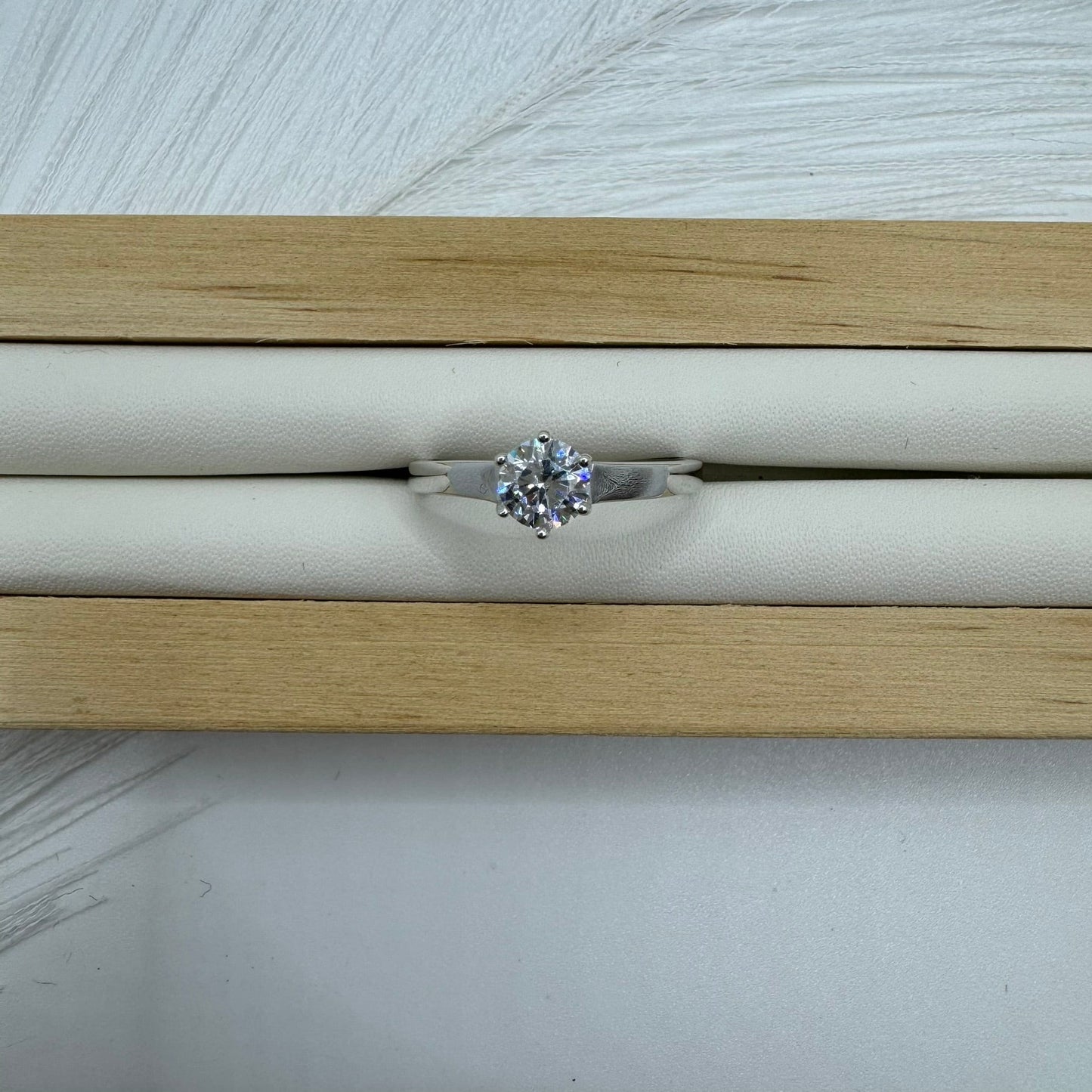 Anello solitario zirconi e oro