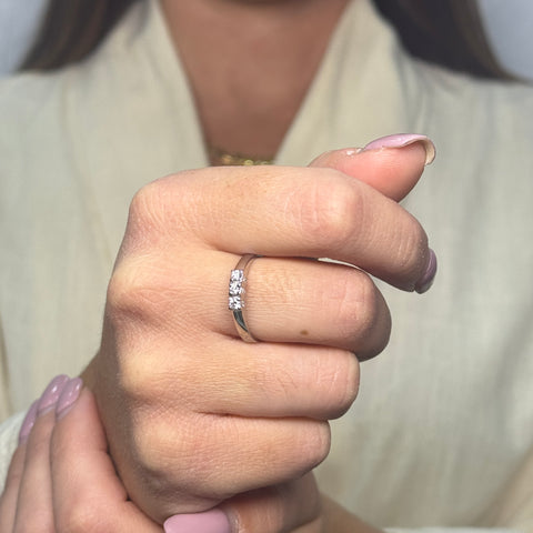 Anello trilogy E-F/ VVS oro e diamanti