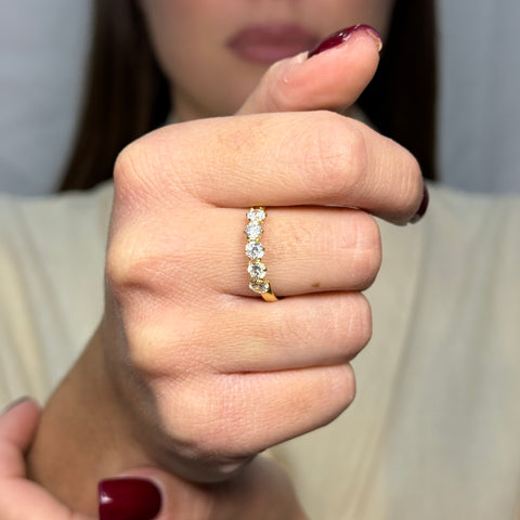Anello semi veretta con zirconi oro