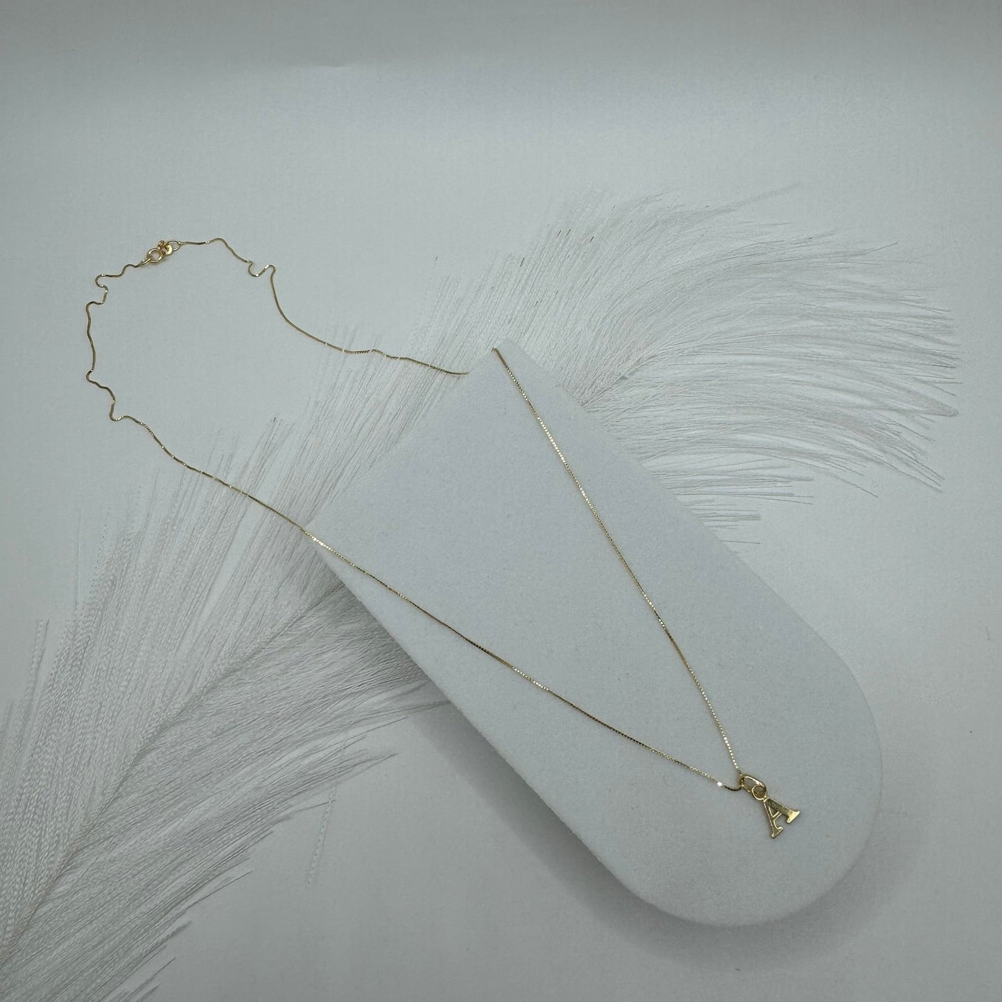 Collana veneziana con lettera oro