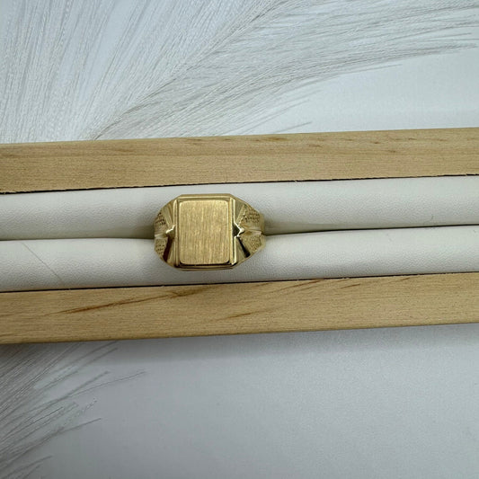 Anello Uomo scudo rettangolare oro