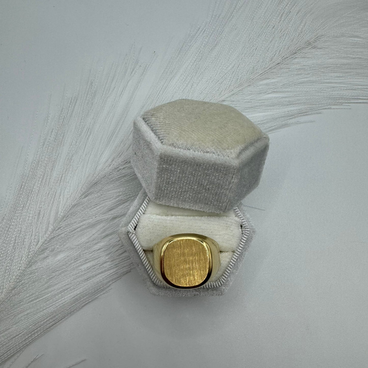 Anello scudo uomo oro
