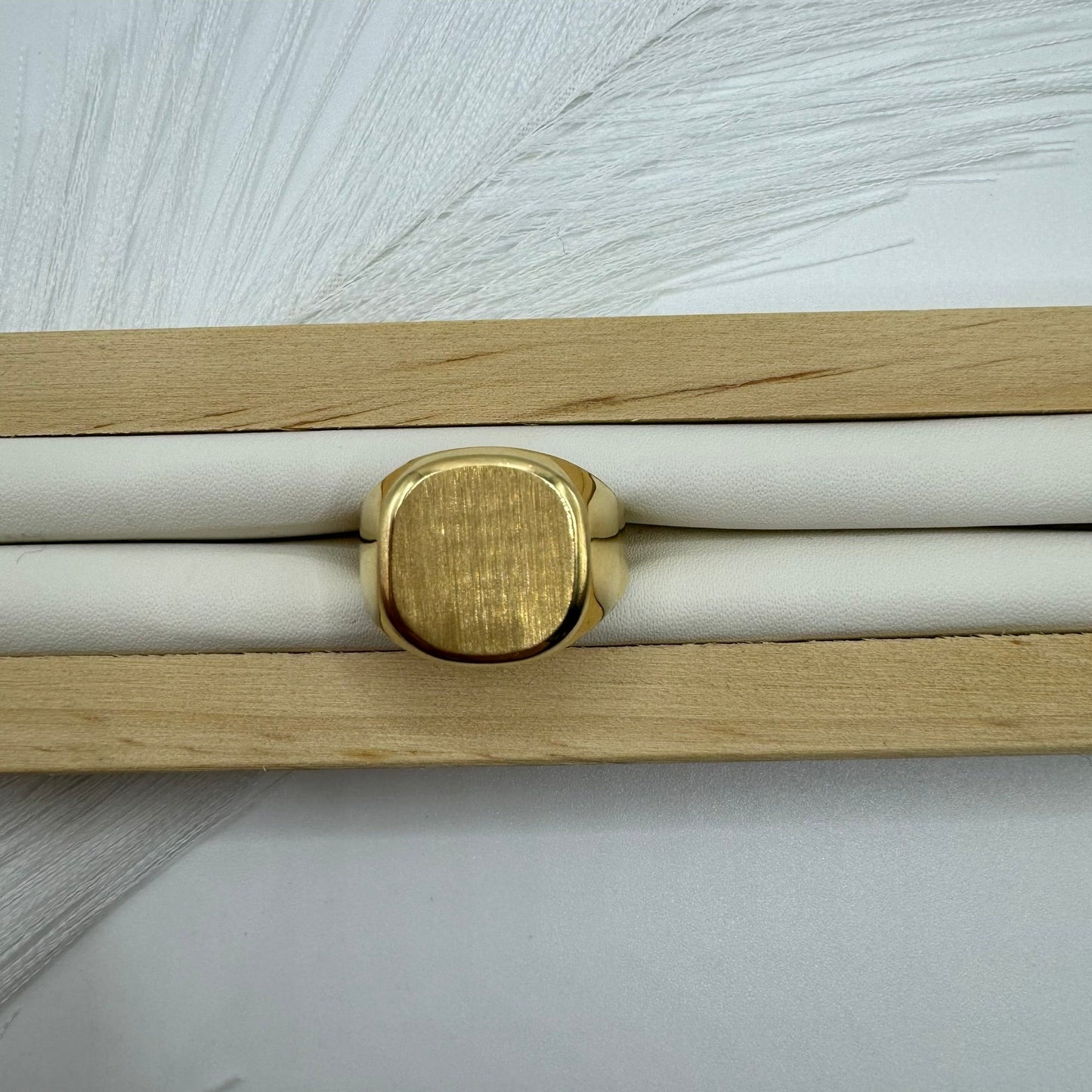 Anello scudo uomo oro