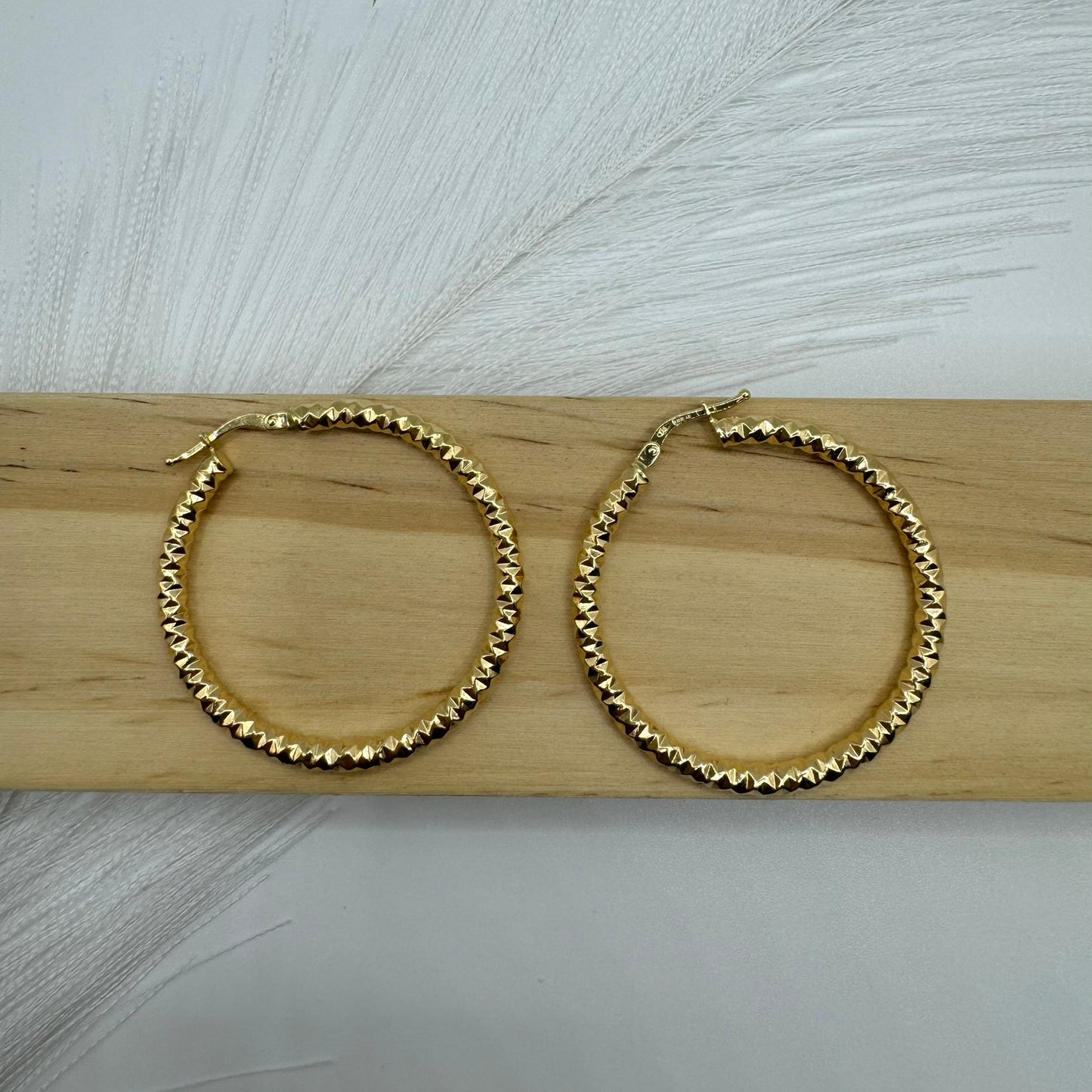 Orecchini cerchio martellato oro