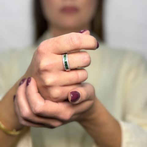 Anello fascia con zirconi oro