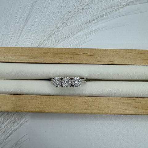 Anello trilogy magic E-F/ IF-VVS oro