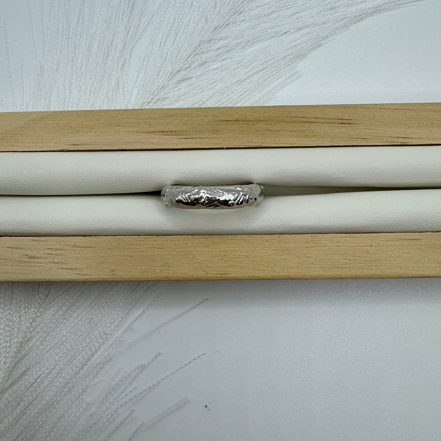 Anello fedina martellata argento 925