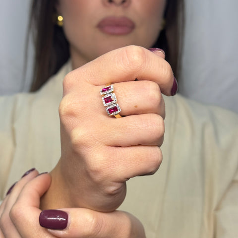 Anello trilogy rettangolo con zirconi oro