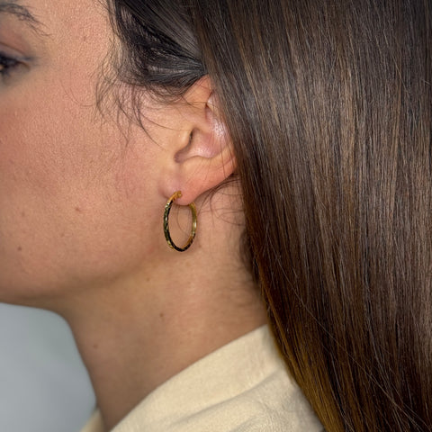 Orecchini cerchio martellato oro