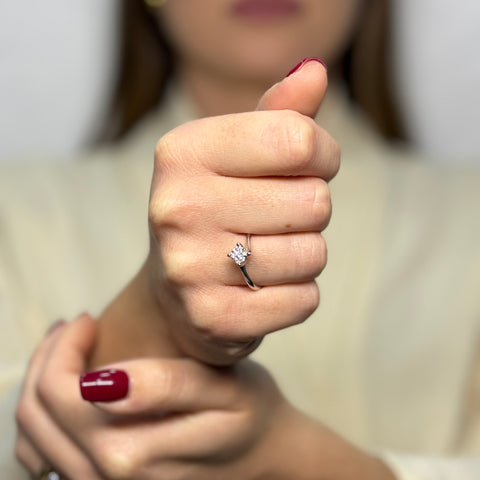 Anello solitario Magic E-F / VVS oro e diamanti