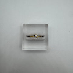 Anello solitario con zirconi oro