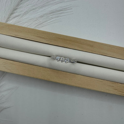 Anello trilogy pavè  E-F/ IF-VVS oro e diamanti