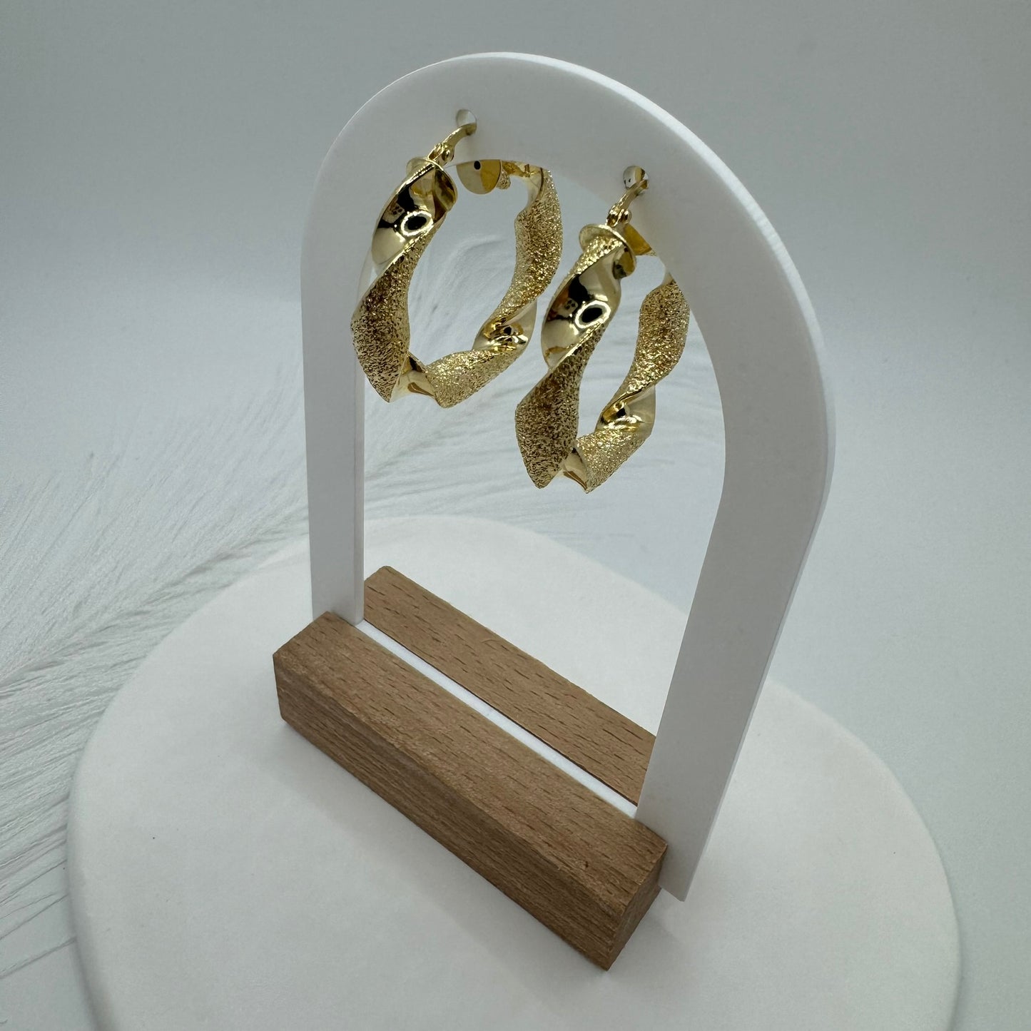 Orecchini cerchio torchon diamantato oro