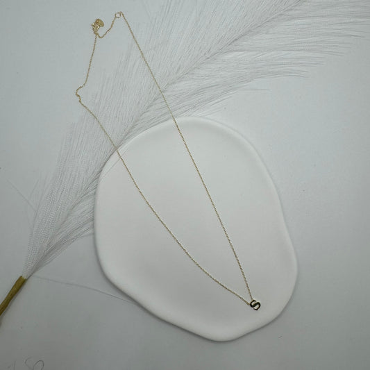 Collana con lettera oro