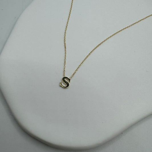 Collana con lettera oro