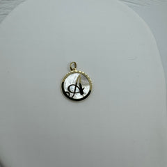 Pendente cerchio lettera oro
