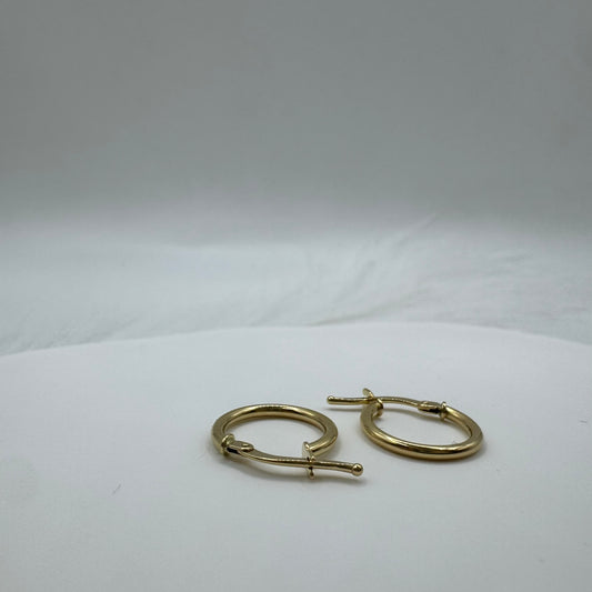 Orecchini cerchio slim oro
