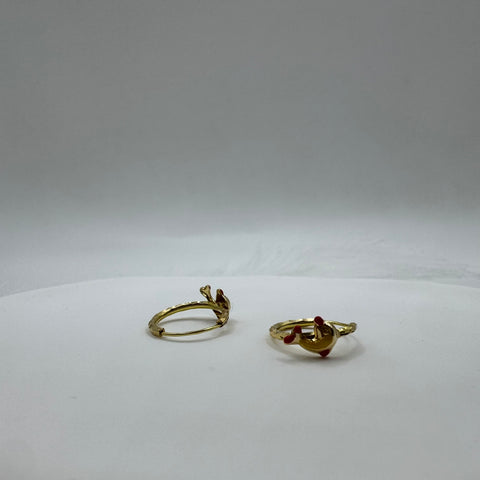 Orecchini cerchio delfino oro