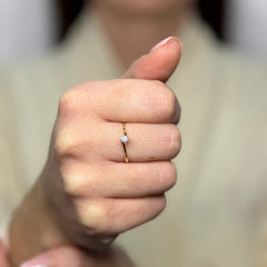 Anello solitario con zirconi oro
