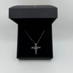 Collana con croce oro e diamanti