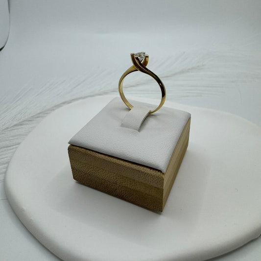 Anello solitario oro e zircone