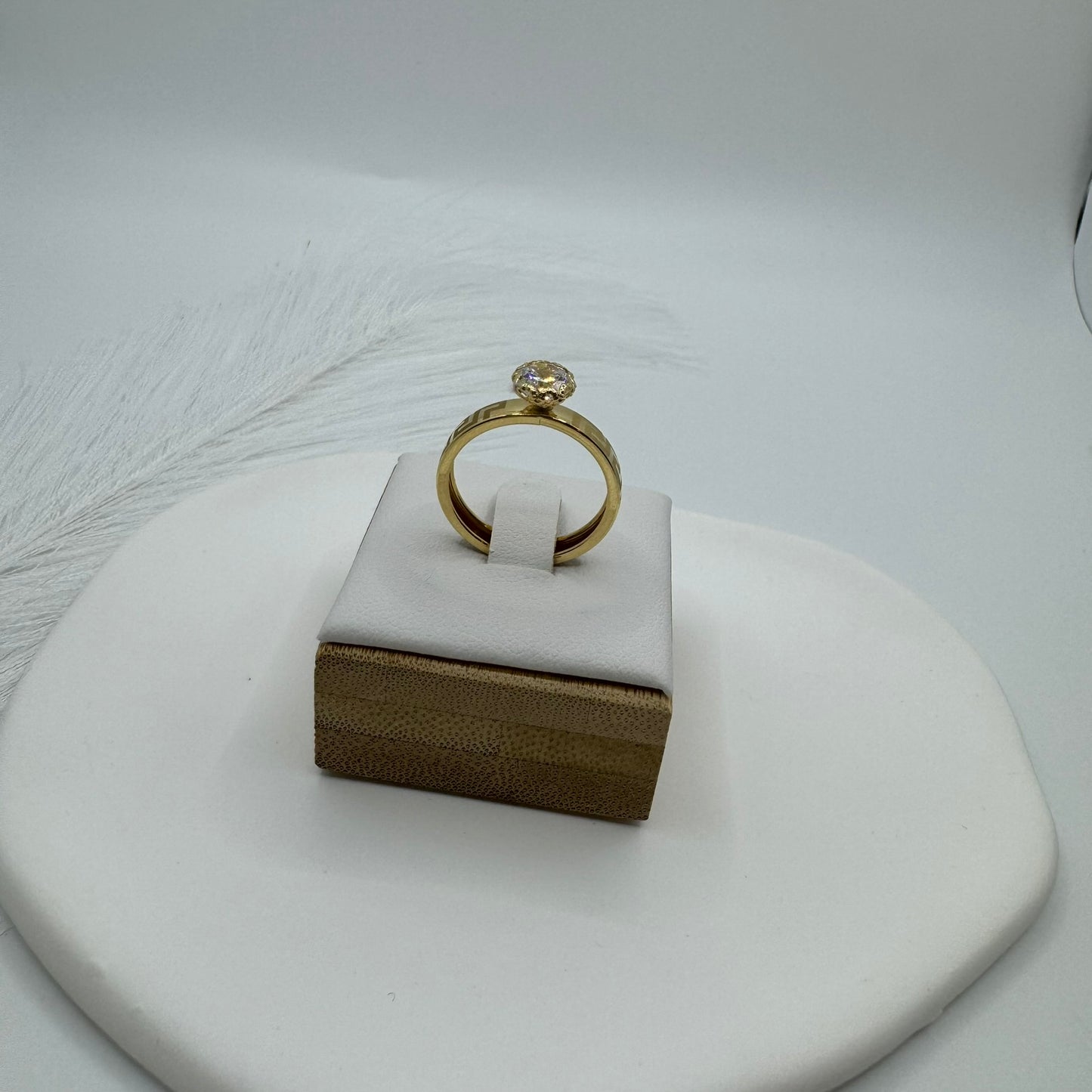 Anello solitario greca oro