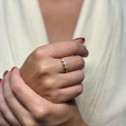 Anello trilogy fiori oro e zirconi