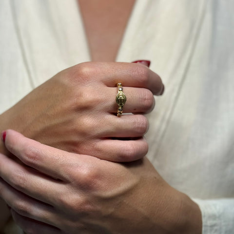 Anello liscio rosario oro e zirconi rialzati