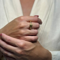 Anello liscio rosario oro e zirconi rialzati