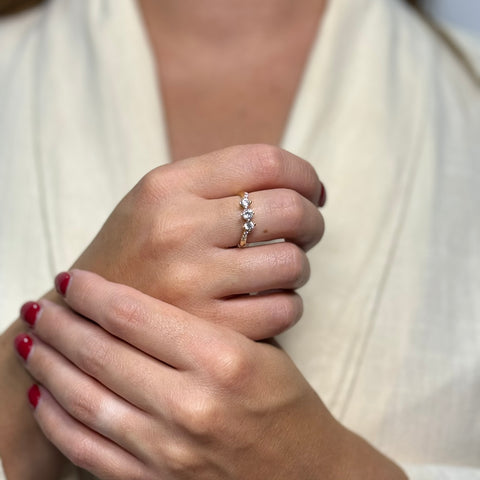 Anello trilogy oro e zirconi