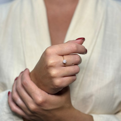 Anello fiore solitario oro e zirconi